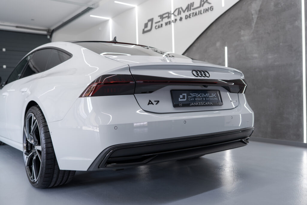 samochód po detailingu